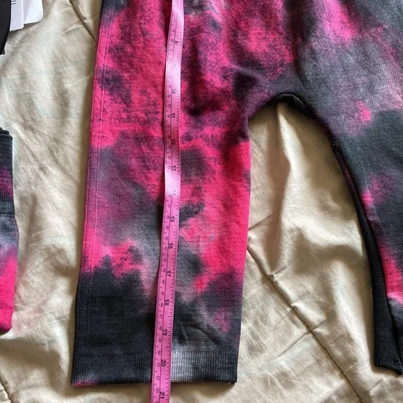 Athletic Top & Short Set - Picture 7 of 8